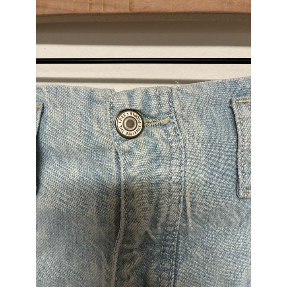 We The Free Hazel Pull On Drop Waist Harem Cargo Pocket Jeans Light Wash XL - Picture 5 of 9